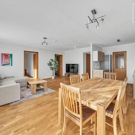 2 Bedroom In Kadriorg With Sauna Balcony And Free Parking Daire Tallinn