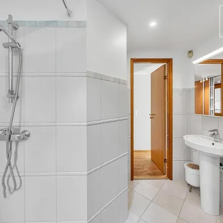 Daire 2 Bedroom In Kadriorg With Sauna Balcony And Free Parking