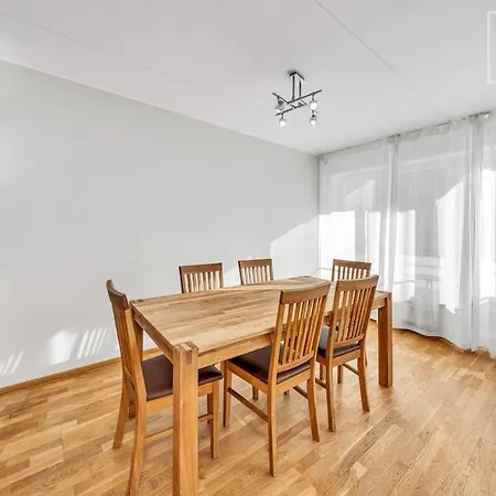 Daire 2 Bedroom In Kadriorg With Sauna Balcony And Free Parking *
