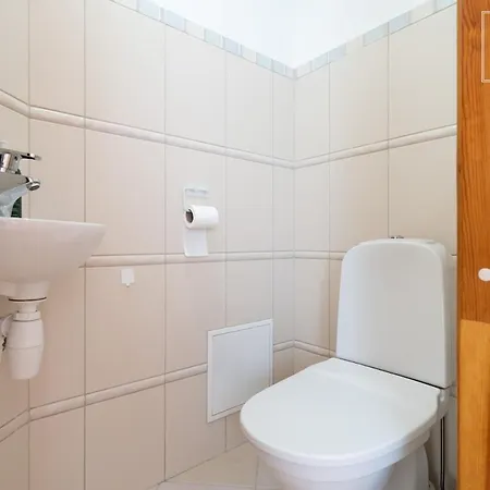 2 Bedroom In Kadriorg With Sauna Balcony And Free Parking Daire Tallinn
