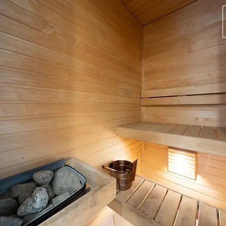 2 Bedroom In Kadriorg With Sauna Balcony And Free Parking *