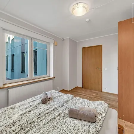 2 Bedroom In Kadriorg With Sauna Balcony And Free Parking Daire Tallinn
