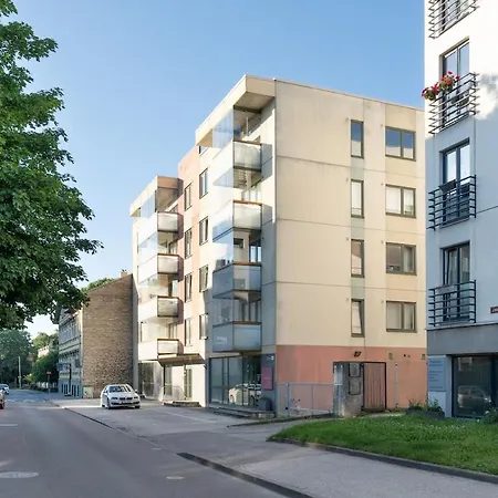 2 Bedroom In Kadriorg With Sauna Balcony And Free Parking *