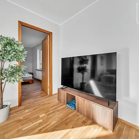 Daire 2 Bedroom In Kadriorg With Sauna Balcony And Free Parking Tallinn