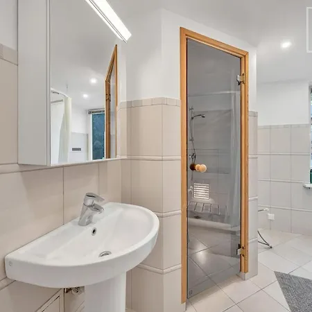 Daire 2 Bedroom In Kadriorg With Sauna Balcony And Free Parking Tallinn
