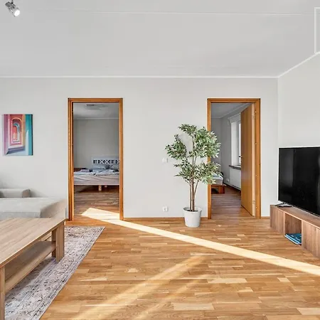2 Bedroom In Kadriorg With Sauna Balcony And Free Parking Daire *