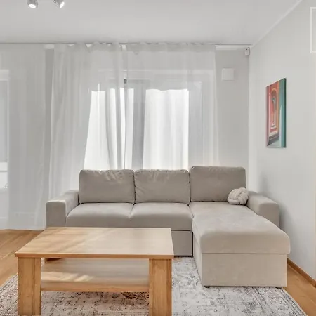 Daire 2 Bedroom In Kadriorg With Sauna Balcony And Free Parking Tallinn
