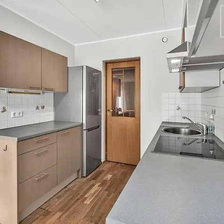 Daire 2 Bedroom In Kadriorg With Sauna Balcony And Free Parking Tallinn